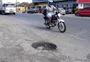 Avenida de Alvorada é alvo de reclamações por causa da buraqueira