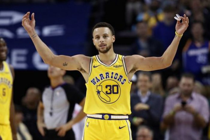 Curry acerta 11 arremessos de três pontos em vitória do Warriors sobre  Washington Wizards