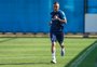 Com lesão muscular, Everton só corre em volta do gramado Luan é ausência no treino do Grêmio