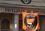 Após ordem do TRE, diretor de faculdade no Rio manda retirar bandeira antifascista