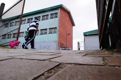  CAXIAS DO SUL, RS, BRASIL, 24/10/2018 - Inicia período de rematrícula na rede escolar. Responsáveis devem ficar atentos para não perder prazo. (Marcelo Casagrande/Agência RBS)