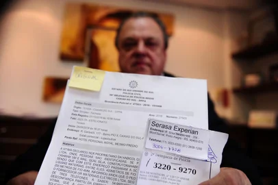 CAXIAS DO SUL, RS, BRASIL, 23/10/2018 -Gilberto Baron relata que criminosos conseguiram informações de sua empresa, criaram um email falso e estão realizando compras em seu nome. O golpe já teria sido aplicado em comerciantes de Caxias do Sul, Canela e Farroupilha. (Marcelo Casagrande/Agência RBS)