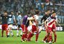 Torcedores e jogadores do River cantam "um minuto de silêncio" na Arena