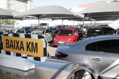  PORTO ALEGRE, RS,BRASIL, 30-05-2014 - Reportagem sobre venda de carros usados na IESA Veículos.(FOTO: JÚLIO CORDEIRO/AGENCIA RBS)