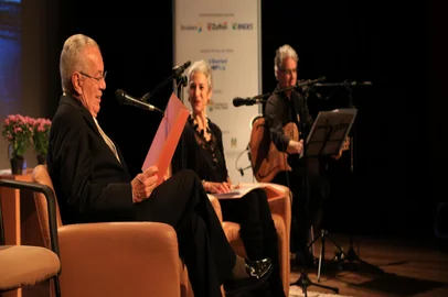   Porto Alegre, feira do livro Comemoração ao 80 anos de Luiz Coronel. Foto Júlio Cordeiro 03/11/2018