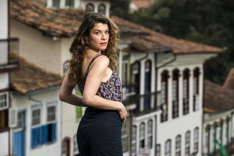 Isabel ( Alinne Moraes ), espelho da vida