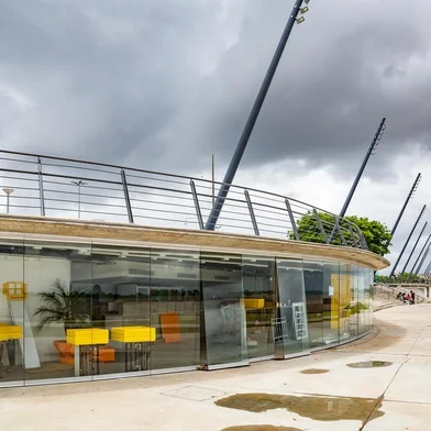  PORTO ALEGRE, RS, BRASIL, 07/11/2018 : Empresária conhecida como Tia Carmen inaugura bar na orla do Guaíba. Estabelecimento venderá comida árabe e terá 10 torneiras de chope artesanal (Omar Freitas/Agência RBS)