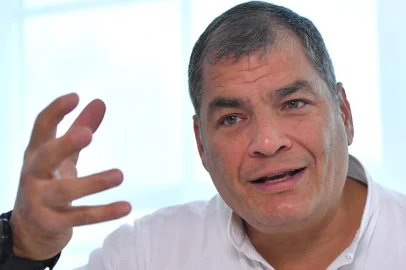 Ecuadoran former President (2007-2017) Rafael Correa gestures during an interview with Agence France-Presse (AFP) in Ottignies-Louvain-la Neuve, on November 8, 2018. - An Ecuador court is set to decide on November 8, 2018 whether former President Rafael Correa will be tried for the kidnapping of an opponent in 2012. (Photo by Emmanuel DUNAND / AFP)