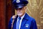 Stan Lee na pele do carteiro Willie Lumpkin, que entrega a correspondência na região do edifício Baxter, lar do Quarteto Fantástico.
