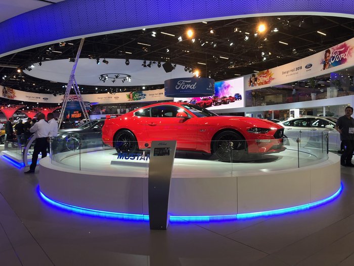 New Edge 2011 da Ford começa a ser vendida após apresentação no Salão do Automóvel em outubro