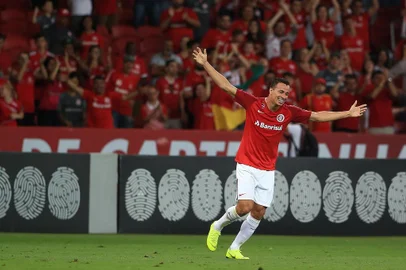  PORTO ALEGRE, RS, BRASIL, 15-11-2018. Inter enfrenta o América-MG no Beiro-Rio pelo Campeonato Brasileiro. (JEFFERSON BOTEGA/AGÊNCIA RBS)Indexador: Jeff Botega