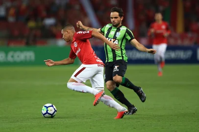  PORTO ALEGRE, RS, BRASIL, 15-11-2018. Inter enfrenta o América-MG no Beiro-Rio pelo Campeonato Brasileiro. (JEFFERSON BOTEGA/AGÊNCIA RBS)Indexador: Jeff Botega