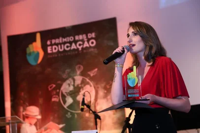 PORTO ALEGRE, RS, BRASIL, 14/11/2018 - Prêmio RBS de Educação, iniciativa da Fundação Maurício Sirotsky Sobrinho. Na foto: Maura Coradin Pandolfo, professora responsável pelo projeto Bem-vindo ao Mundo do Pequeno Príncipe, na escola Avaec Unidades Educacionais, em Veranópolis.(FOTOGRAFO: CARLOS MACEDO / AGENCIA RBS)