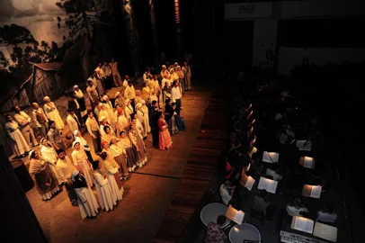  CAXIAS DO SUL, RS, BRASIL, 15/11/2018. Ensaio da Ópera Cavalleria Rusticana, de Pietro Mascagn, com a orquestra Sinfônica da Universidade de Caxias do Sul. A apresentação faz parte da primeira edição da Série Grandes Concertos de 2018, nos dias 18 e 22 de novembro de 2018, respectivamente, às 18h e às 21h, no UCS Teatro. (Porthus Junior/Agência RBS)
