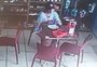 Câmeras de segurança mostram últimas imagens de turista antes de desaparecer