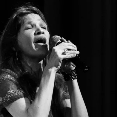 Rodica se apresenta no Magnolia Stage ao lado da banda Blues Groovers, neste sábado (24), durante o MDBF 2018 