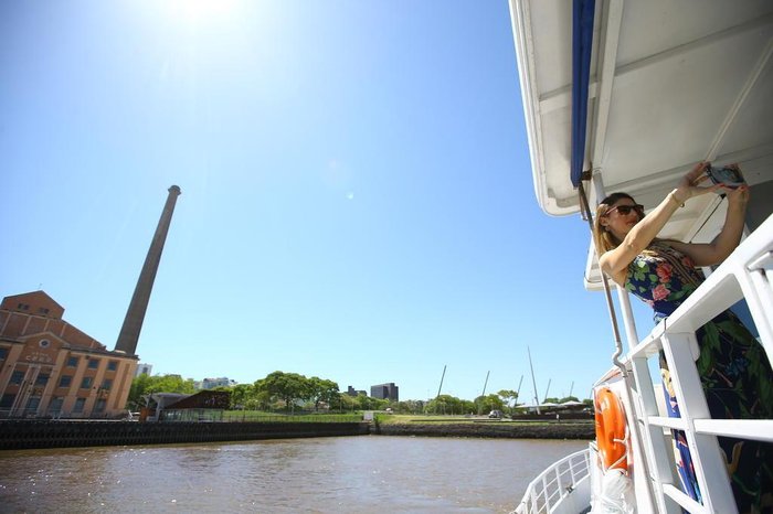 Orla Do Guaiba Conheca Os Quatro Barcos Turisticos Que Partem Do Atracadouro Diariamente Gzh