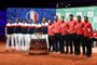  (L-R) Frances Jo-Wilfried Tsonga, Nicolas Mahut, Pierre-Hugues Herbert, Jeremy Chardy, Lucas Pouille, Frances team captain Yannick Noah, Croatias team captain Zeljko Krajan, Croatias Marin Cilic, Borna Coric, Franko Skugor, Mate Pavic, and Ivan Dodig pose with the Davis Cup trophy during the draw on the eve of the Davis Cup tennis final between France and Croatia at the Pierre Mauroy Stadium in Villeneuve-dAscq, northern France, on November 22, 2018. (Photo by PHILIPPE HUGUEN / AFP)Editoria: SPOLocal: Villeneuve-dAscqIndexador: PHILIPPE HUGUENSecao: tennisFonte: AFPFotógrafo: STF