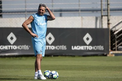  PORTO ALEGRE, RS, BRASIL, 29-11-2018. No CT Luiz Carvalho, Renato Gaúcho faz primeiro treino após sua renovação de contrato com o time. (ANDRÉ ÁVILA/Agência RBS_