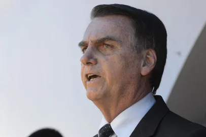  Bolsonaro participa da formatura de sargentos da AeronáuticaO presidente eleito, Jair Bolsonaro, participa na cidade de Guaratinguetá, no Vale do Paraíba, em São Paulo, da formatura de sargentos da Aeronáutica na Escola de Especialistas da Aeronáutica (EEAR). Rovena Rosa/Agência Brasil 