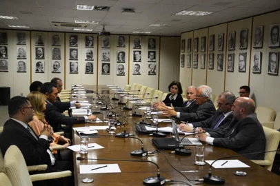 Missão do governo do Estado, liderada pelo vice-governador José Paulo Cairoli, sentou-se à mesa com o ministro da Fazenda, Eduardo Guardia, para acertar detalhes da adesão do Rio Grande do Sul ao Regime de Recuperação Fiscal (RRF).04/09/2018
