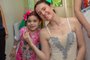 Menina com doença rara recebe visita surpresa de bailarina, em Caxias do Sul