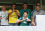 Bolsonaro assiste ao jogo de entrega da taça no estádio do Palmeiras