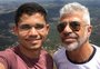 Lulu Santos exibe aliança na mão esquerda e chama namorado de marido