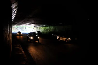  PORTO ALEGRE, RS, BRASIL, 03/12/2018 - Túnel da Conceição às escuras no sentido Bairro-Centro. (FOTOGRAFO: MATEUS BRUXEL / AGENCIA RBS)