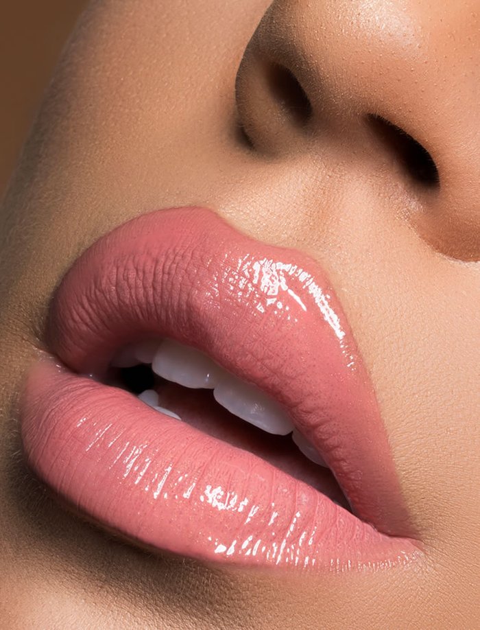 O gloss labial não vai embora tão cedo e esses são os nossos queridinhos »  STEAL THE LOOK