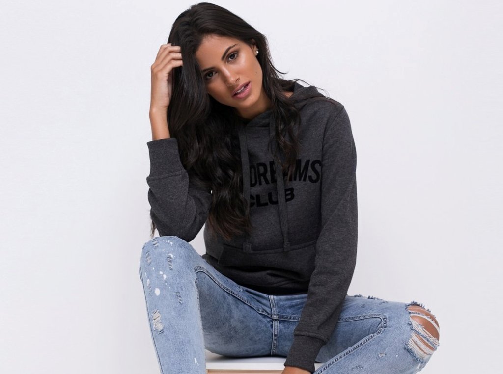 by malene birger moletom com capuz