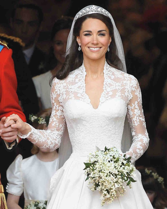 5 vestidos de noivas de casamentos reais que você precisa conhecer ou recordar