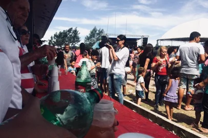 Mutirão de Natal da Zona reúne centenas de crianças em Caxias.