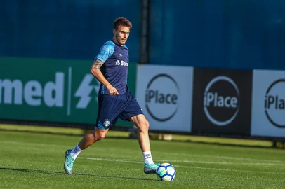 Bressan, zagueiro do Grêmio