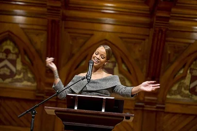 Foto: Rose Lincoln/Harvard Staff PhotographerrihannaImportação Donnahttp://cdn.revistad