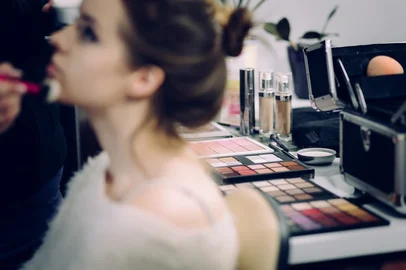 Foto: Pexels, reproduçãomaquiagem destaqueImportação Donnahttp://cdn.revistadonna.clicr