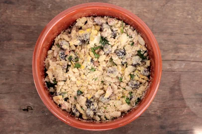Farofa de ovo com bacon e uva passa 2Importação Donnahttp://cdn.revistadonna.clicrbs.com