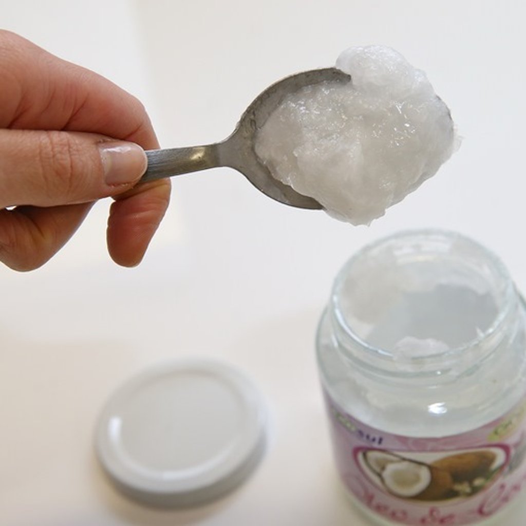 Beleza pura: 10 aplica&ccedil;&otilde;es do &oacute;leo de coco para pele, cabelo e boca | Donna