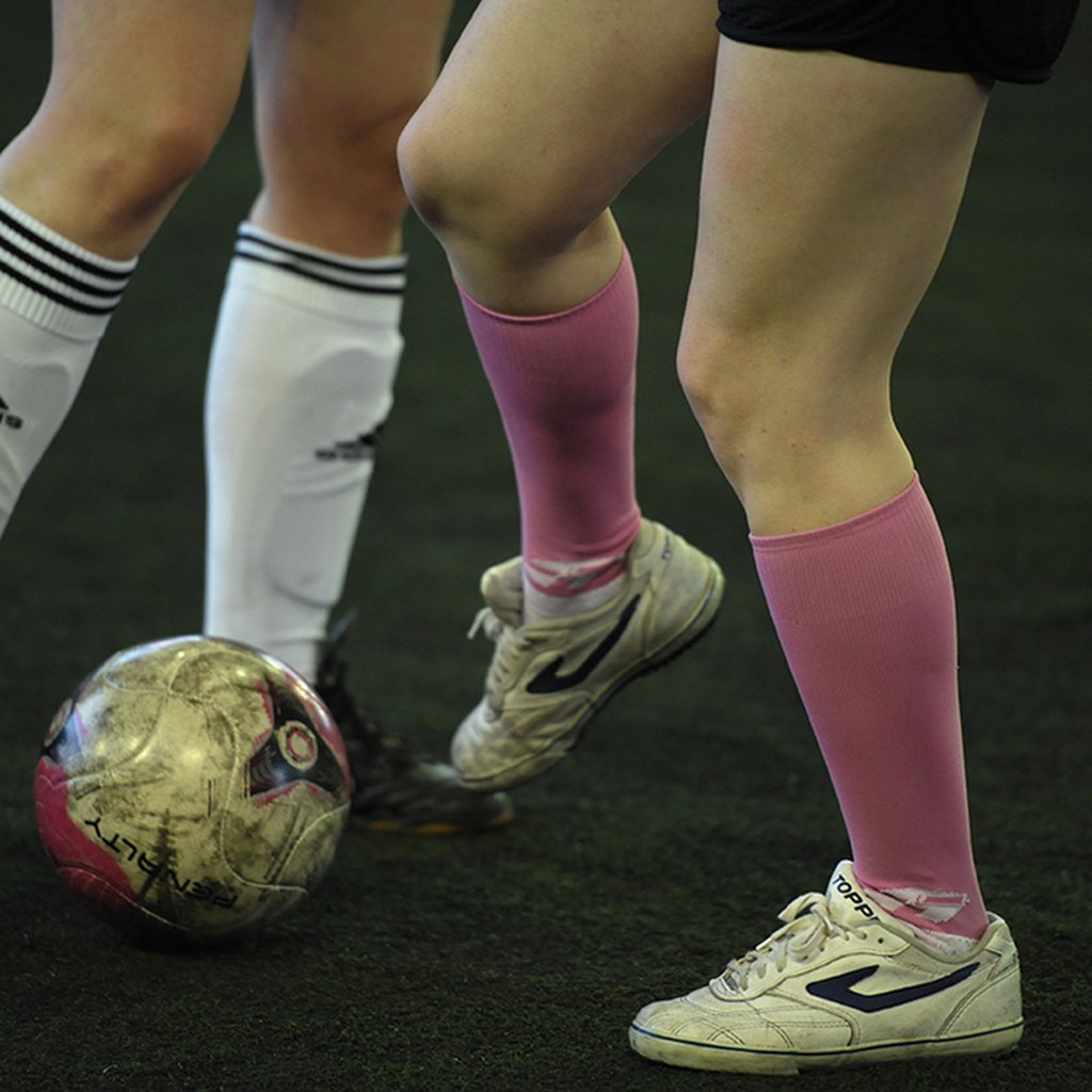 Jogar futebol emagrece? Veja os benefícios para o corpo