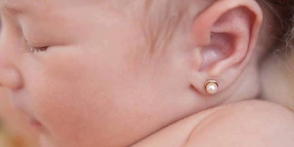 Saiba Como Colocar O Primeiro Brinco Do Bebe Donna Saiba Como Colocar O Primeiro Brinco Do Bebe Donna