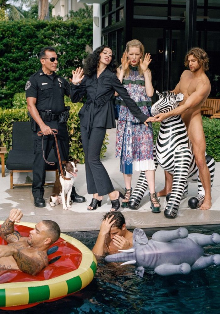 Rodeadas de homens seminus, supermodelos mostram que estão melhores do ...