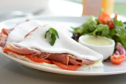 Tapioca de Presunto de Parma2_Crédito Giuliana NogueiraImportação Donnahttp://cdn.revist
