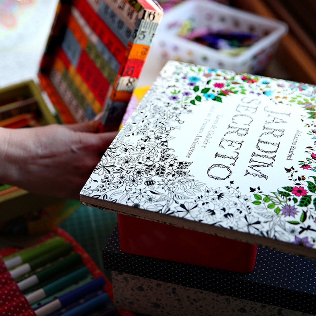 Sucesso dos livros de colorir para adultos revela que pintar é tendência na  busca por relaxamento | Donna