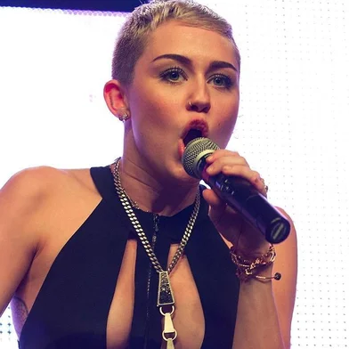 Miley Cyrusmiley-cyrusImportação Donnahttp://revistadonna.clicrbs.com.br/wp-content/upl