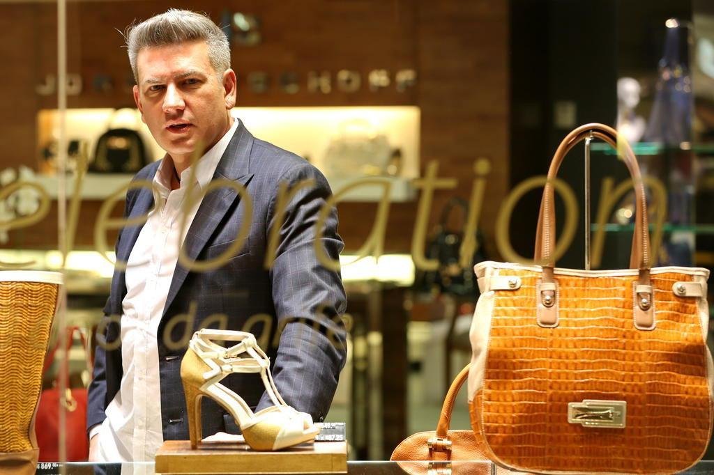 jorge bischoff tem forma grande