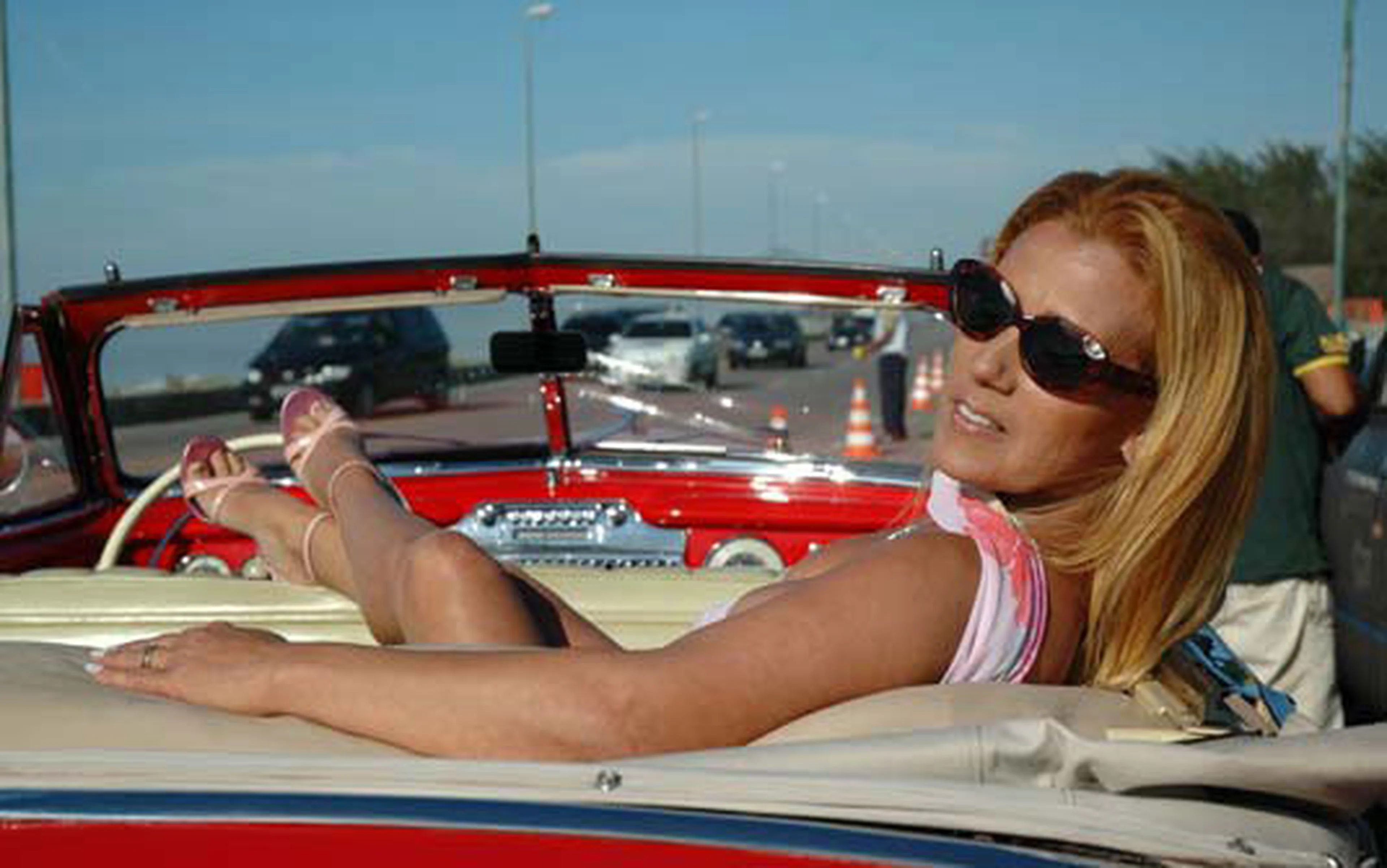 A mais famosa chacrete, musa dos presidiários e dos garimpeiros, Rita Cadillac tem a intim/A mais famosa chacrete, musa dos presidiários e dos garimpeiros, Rita Cadillac tem a intim