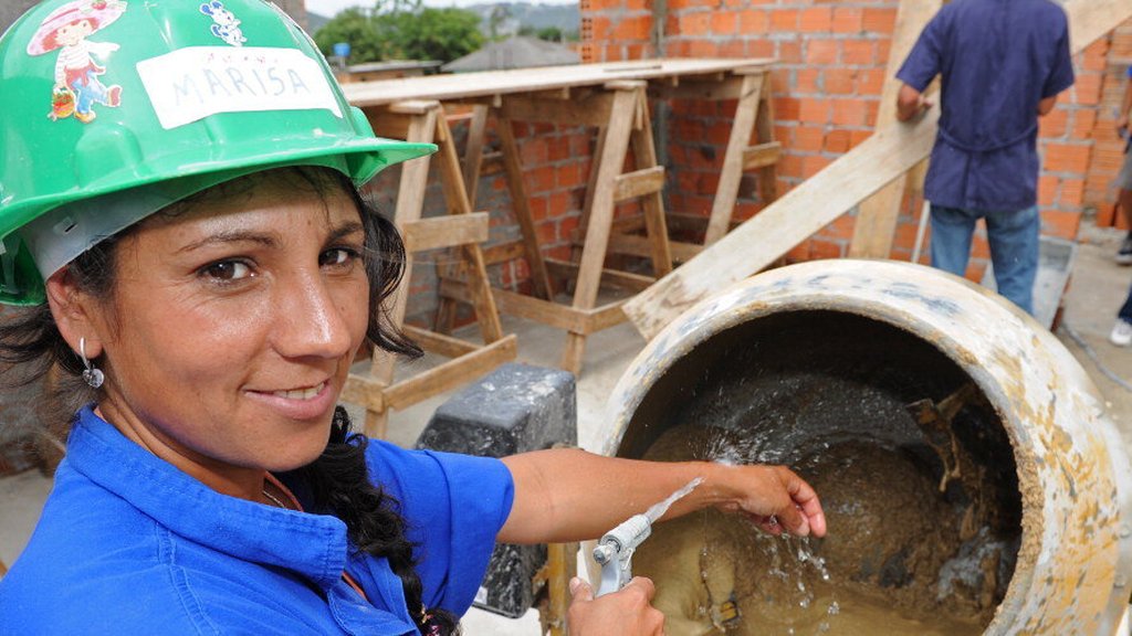 Mulheres começam a ganhar espaço no mercado de construção civil