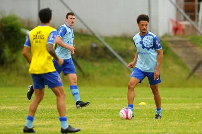  CAXIAS DO SUL, RS, BRASIL (12/12/2018)Treino do Ser Caxias, na foto volante Gercimar. (Antonio Valiente/Agência RBS)