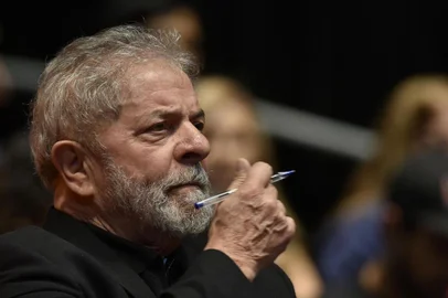  Brazilian former president (2003-2011) Luiz Inacio Lula Da Silva participates in the 12th Congress of the Brazilian Workers Union (CUT) in Belo Horizonte, Brazil, on August 28, 2015. AFP PHOTO / Douglas MAGNO / AFP PHOTO / Douglas MagnoEditoria: LABLocal: Belo HorizonteIndexador: DOUGLAS MAGNOSecao: unionsFonte: AFPFotógrafo: STR