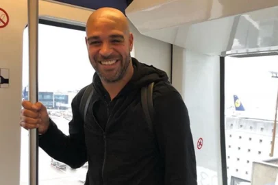 Ex-jogador de futebol Adriano Imperador
